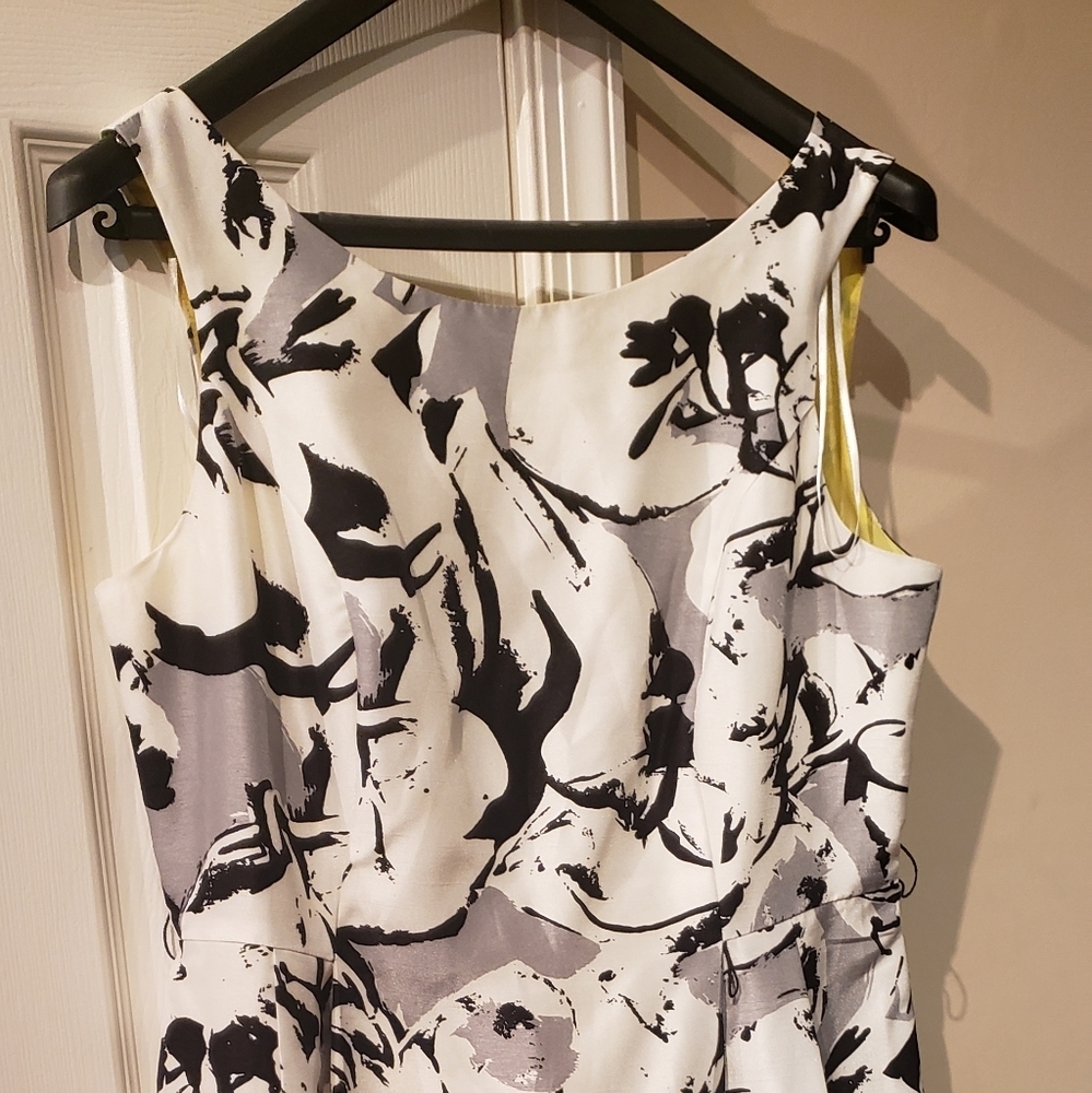 Beautiful Dress Signature By Robbie Bee